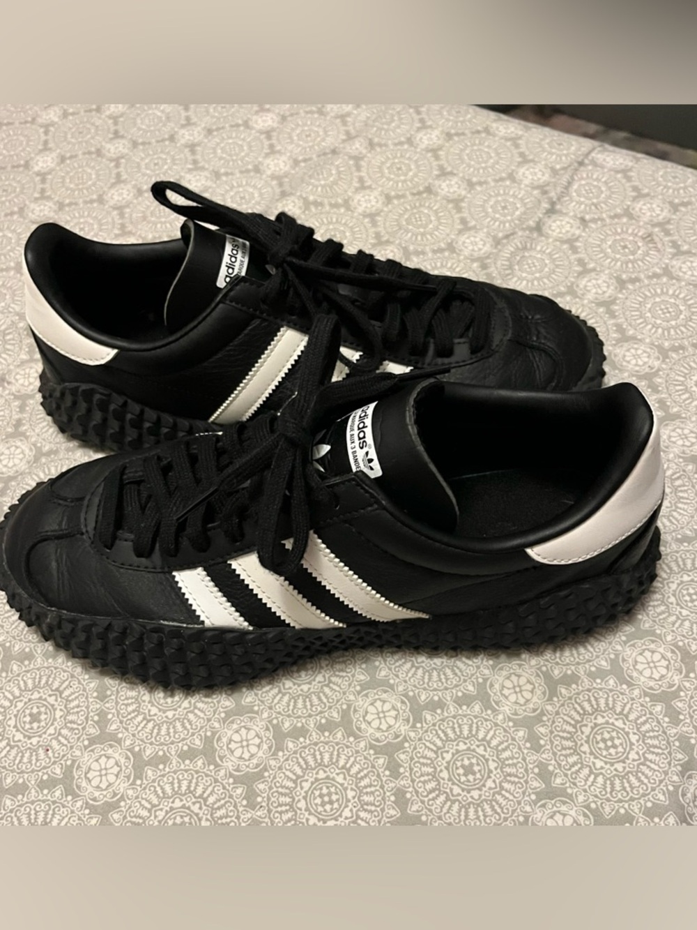 adidas Men’s Black Leather Country X Kamanda shoes with White Three Stripes